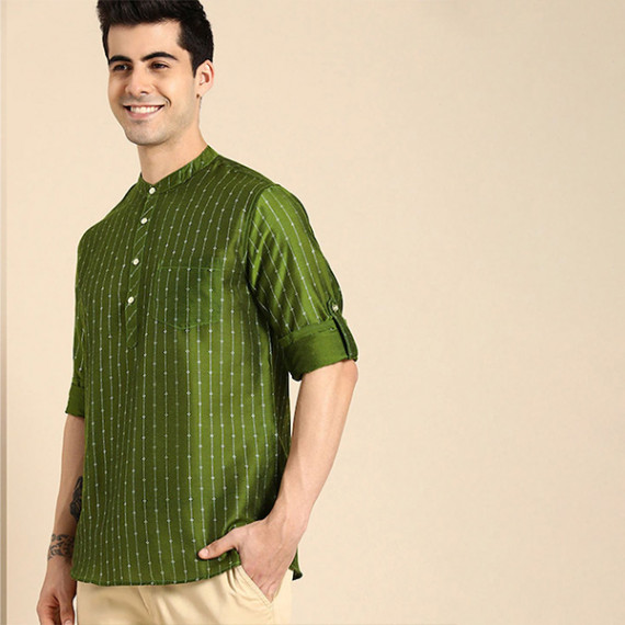 https://www.wavique.com/vi/products/men-olive-green-gold-toned-ethnic-woven-design-kurta