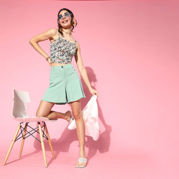 https://www.wavique.com/products/women-green-shorts
