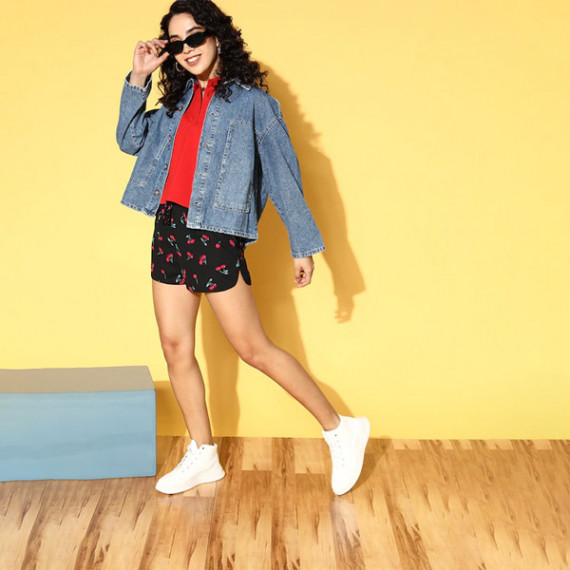 https://www.wavique.com/products/women-black-conversational-vacay-attire