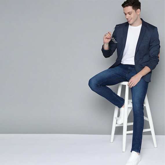 https://www.wavique.com/products/men-navy-blue-self-design-single-breasted-blazer