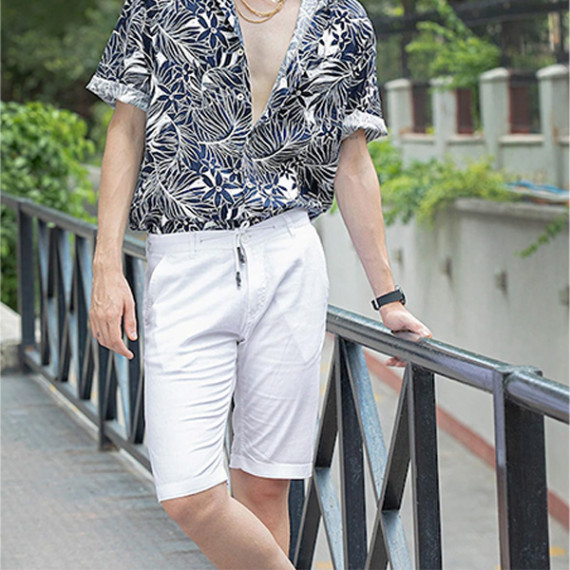 https://www.wavique.com/products/men-white-solid-slim-fit-regular-shorts