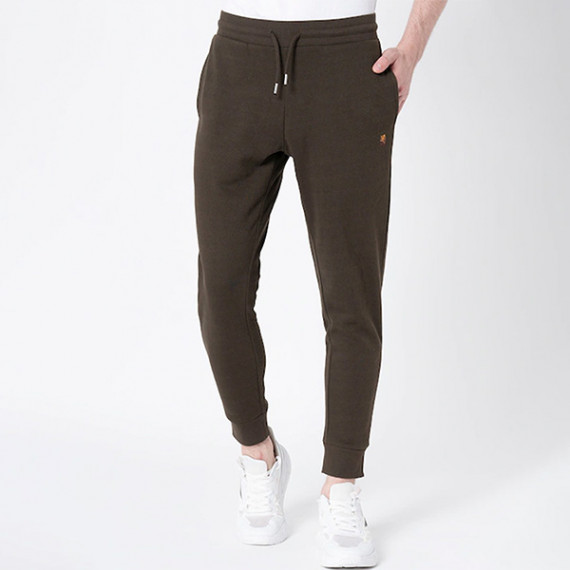 https://www.wavique.com/products/men-olive-solid-joggers