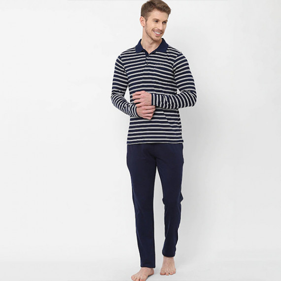 https://www.wavique.com/products/men-navy-blue-white-printed-night-suit