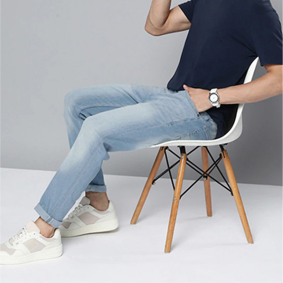 https://www.wavique.com/products/men-blue-slim-tapered-fit-light-fade-stretchable-jeans