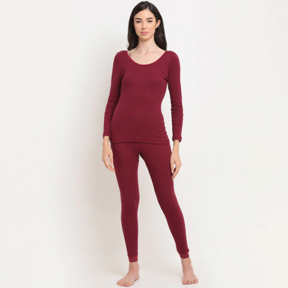 https://www.wavique.com/products/women-maroon-striped-thermal-top