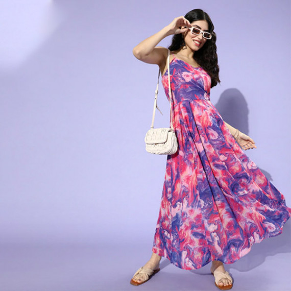 https://www.wavique.com/vi/products/women-blue-floral-smocked-dress