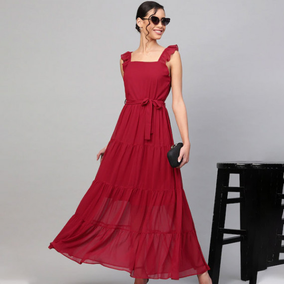 https://www.wavique.com/vi/products/maroon-tiered-maxi-dress