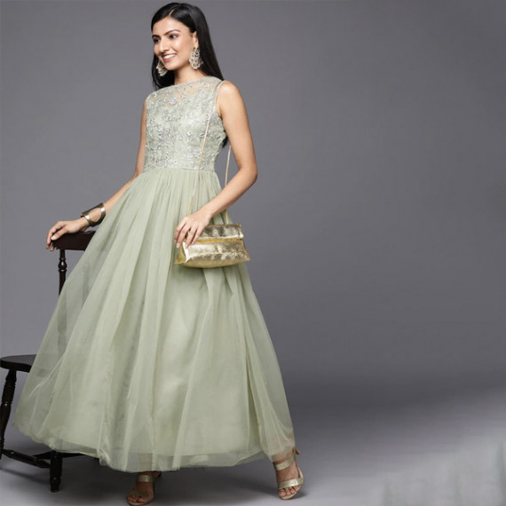 https://www.wavique.com/vi/products/green-ethnic-embroidered-net-maxi-dress