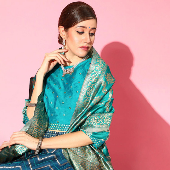 https://www.wavique.com/products/women-navy-blue-embellished-ready-to-wear-lehenga-blouse-with-dupatta